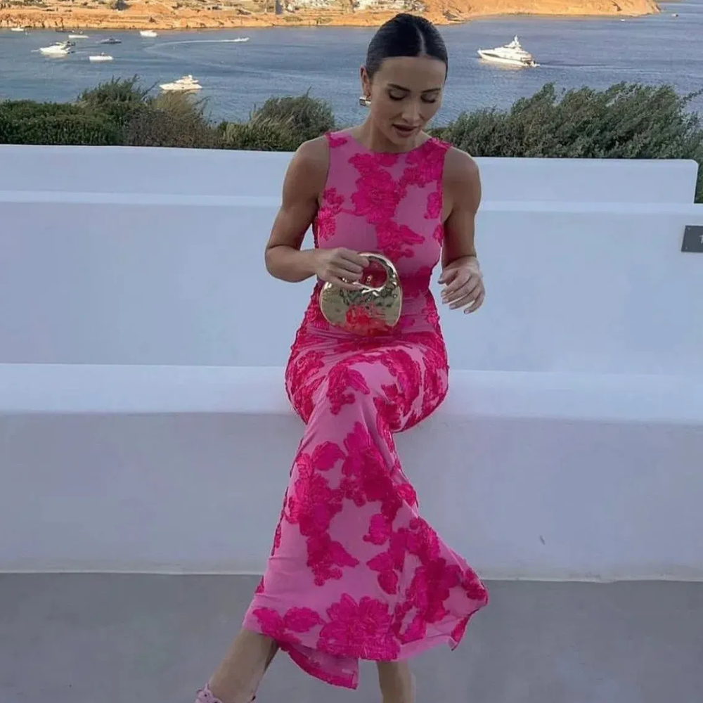 Elegant Floral Embroidered Maxi Dress – Sleeveless Bodycon Fit