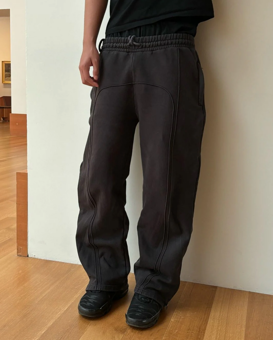 Unisex Streetwear Sweatpants – Heavyweight Joggers with Elastic Waist & Cuffed Ankles