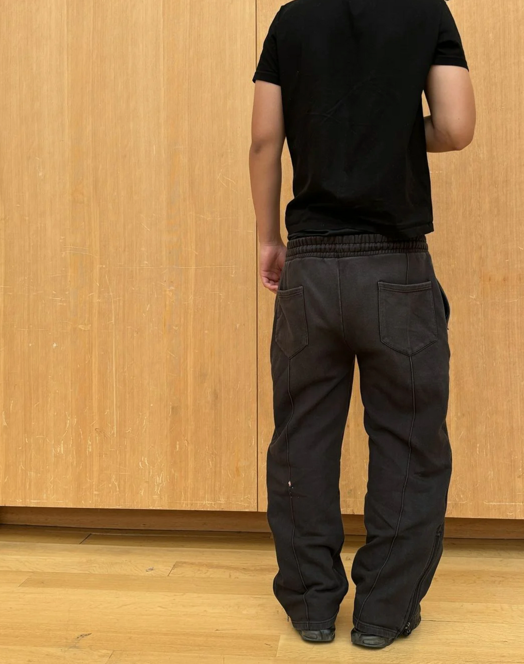 Unisex Streetwear Sweatpants – Heavyweight Joggers with Elastic Waist & Cuffed Ankles