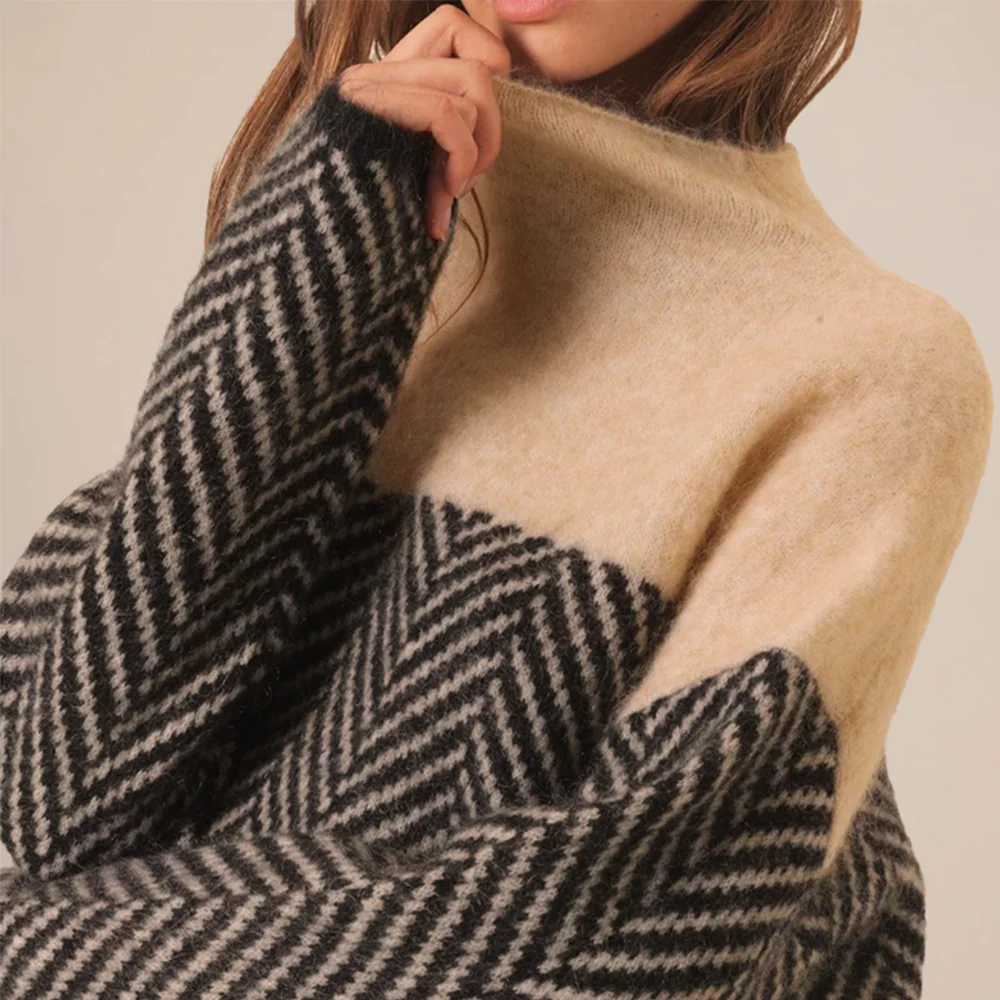 Soft Cashmere Turtleneck Sweater – Luxuriously Warm & Stylish Winter Essential